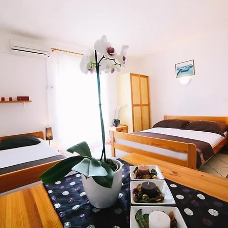 In With Sea View, Balcony, Air Conditioning, Wi-fi
