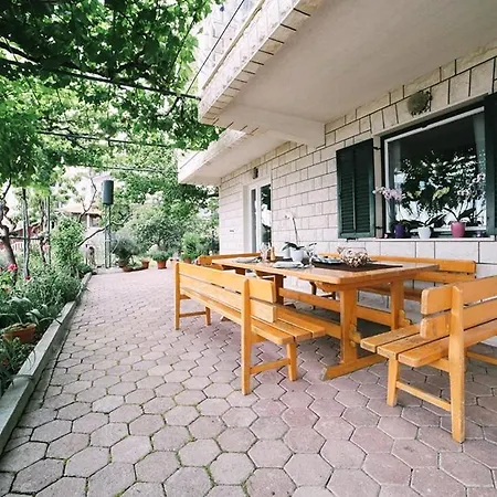 Apartment In With Sea View, Balcony, Air Conditioning, Wi-fi Duće
