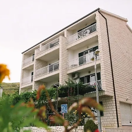 In With Sea View, Balcony, Air Conditioning, Wi-fi * Duće